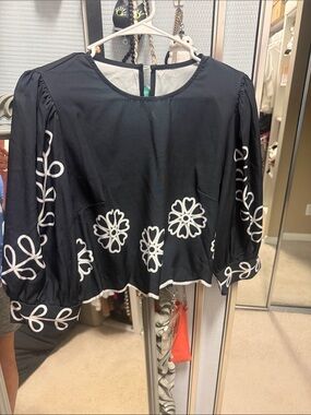 Women’s Black Floral Peasant Top
